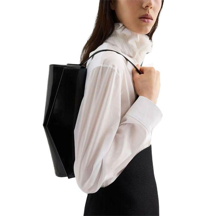 JIL SANDER crna lakovana kožna tašna