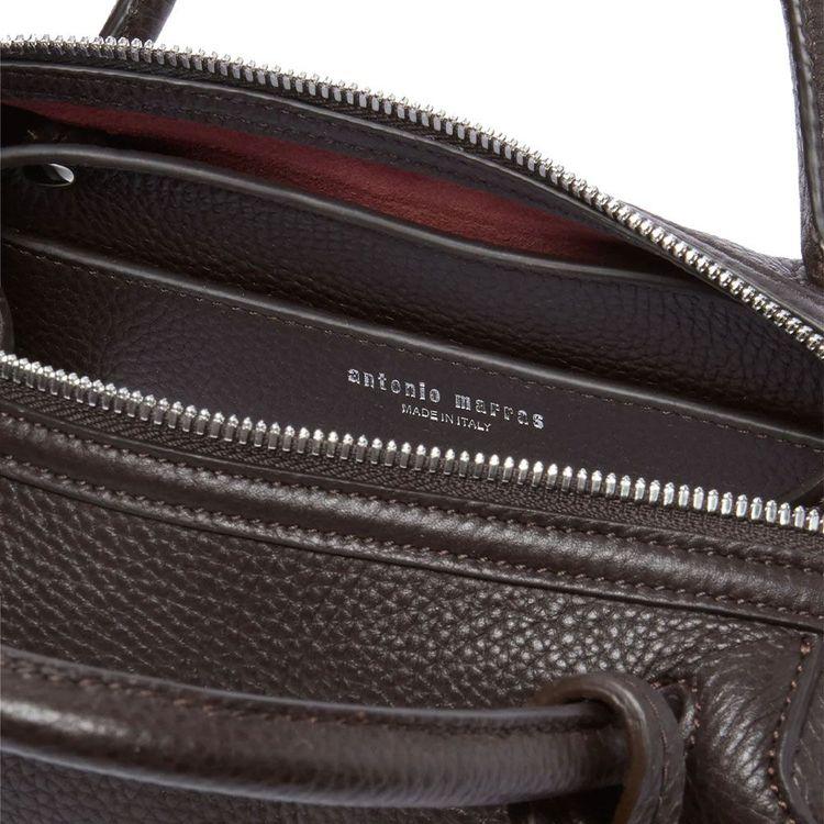 ANTONIO MARRAS Antine manja tamno braon tašna sa privjeskom